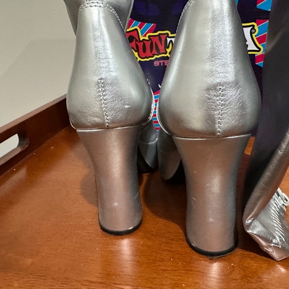 Funtasma Exotica-2000 Platform Boots, Silver, Size 9 - Picture 5 of 11